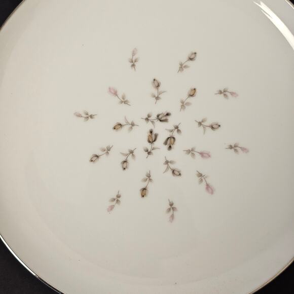 Salad Plate Boutonniere by Sango 7.5 " Tiny Rose Buds In Center, Coupe Shape (2) - Picture 2 of 3
